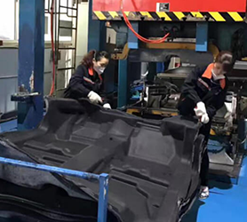 汽車(chē)頂棚成型模溫機——應用案例